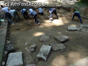 [P21] Săpături arheologice în desfășurare la Sarmizegetusa Regia.  » foto by tata123 🔱
 - 
<span class="allrVoted glyphicon glyphicon-heart hidden" id="av1107734"></span>
<a class="m-l-10 hidden" id="sv1107734" onclick="voting_Foto_DelVot(,1107734,5311)" role="button">șterge vot <span class="glyphicon glyphicon-remove"></span></a>
<a id="v91107734" class=" c-red"  onclick="voting_Foto_SetVot(1107734)" role="button"><span class="glyphicon glyphicon-heart-empty"></span> <b>LIKE</b> = Votează poza</a> <img class="hidden"  id="f1107734W9" src="/imagini/loader.gif" border="0" /><span class="AjErrMes hidden" id="e1107734ErM"></span>