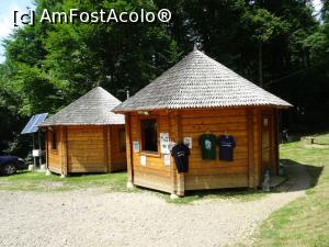 [P04] Chioșcul de bilete și cel al jandarmeriei montane.  » foto by tata123 🔱
 - 
<span class="allrVoted glyphicon glyphicon-heart hidden" id="av1107717"></span>
<a class="m-l-10 hidden" id="sv1107717" onclick="voting_Foto_DelVot(,1107717,5311)" role="button">șterge vot <span class="glyphicon glyphicon-remove"></span></a>
<a id="v91107717" class=" c-red"  onclick="voting_Foto_SetVot(1107717)" role="button"><span class="glyphicon glyphicon-heart-empty"></span> <b>LIKE</b> = Votează poza</a> <img class="hidden"  id="f1107717W9" src="/imagini/loader.gif" border="0" /><span class="AjErrMes hidden" id="e1107717ErM"></span>