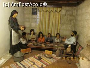 [P11] familia lui Charbel rugindu-se inainte de masa » foto by adri-nico
 - 
<span class="allrVoted glyphicon glyphicon-heart hidden" id="av724920"></span>
<a class="m-l-10 hidden" id="sv724920" onclick="voting_Foto_DelVot(,724920,5336)" role="button">șterge vot <span class="glyphicon glyphicon-remove"></span></a>
<a id="v9724920" class=" c-red"  onclick="voting_Foto_SetVot(724920)" role="button"><span class="glyphicon glyphicon-heart-empty"></span> <b>LIKE</b> = Votează poza</a> <img class="hidden"  id="f724920W9" src="/imagini/loader.gif" border="0" /><span class="AjErrMes hidden" id="e724920ErM"></span>