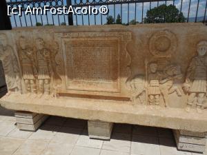 [P09] Hierapolis sarcofag » foto by valileau
 - 
<span class="allrVoted glyphicon glyphicon-heart hidden" id="av756116"></span>
<a class="m-l-10 hidden" id="sv756116" onclick="voting_Foto_DelVot(,756116,5345)" role="button">șterge vot <span class="glyphicon glyphicon-remove"></span></a>
<a id="v9756116" class=" c-red"  onclick="voting_Foto_SetVot(756116)" role="button"><span class="glyphicon glyphicon-heart-empty"></span> <b>LIKE</b> = Votează poza</a> <img class="hidden"  id="f756116W9" src="/imagini/loader.gif" border="0" /><span class="AjErrMes hidden" id="e756116ErM"></span>