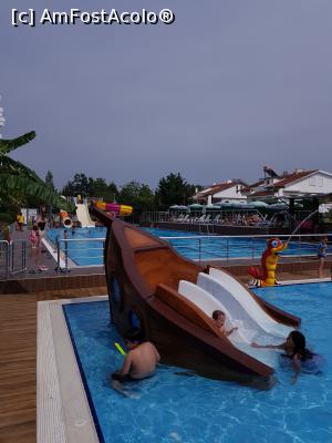 [P13] Tobogane si piscina de copiii » foto by marival
 - 
<span class="allrVoted glyphicon glyphicon-heart hidden" id="av1087659"></span>
<a class="m-l-10 hidden" id="sv1087659" onclick="voting_Foto_DelVot(,1087659,5345)" role="button">șterge vot <span class="glyphicon glyphicon-remove"></span></a>
<a id="v91087659" class=" c-red"  onclick="voting_Foto_SetVot(1087659)" role="button"><span class="glyphicon glyphicon-heart-empty"></span> <b>LIKE</b> = Votează poza</a> <img class="hidden"  id="f1087659W9" src="/imagini/loader.gif" border="0" /><span class="AjErrMes hidden" id="e1087659ErM"></span>