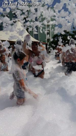 [P14] Party foam » foto by marival
 - 
<span class="allrVoted glyphicon glyphicon-heart hidden" id="av1087661"></span>
<a class="m-l-10 hidden" id="sv1087661" onclick="voting_Foto_DelVot(,1087661,5345)" role="button">șterge vot <span class="glyphicon glyphicon-remove"></span></a>
<a id="v91087661" class=" c-red"  onclick="voting_Foto_SetVot(1087661)" role="button"><span class="glyphicon glyphicon-heart-empty"></span> <b>LIKE</b> = Votează poza</a> <img class="hidden"  id="f1087661W9" src="/imagini/loader.gif" border="0" /><span class="AjErrMes hidden" id="e1087661ErM"></span>