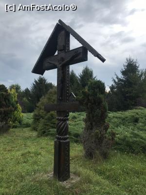 [P11] Prin cimitir » foto by krisstinna
 - 
<span class="allrVoted glyphicon glyphicon-heart hidden" id="av1202671"></span>
<a class="m-l-10 hidden" id="sv1202671" onclick="voting_Foto_DelVot(,1202671,5366)" role="button">șterge vot <span class="glyphicon glyphicon-remove"></span></a>
<a id="v91202671" class=" c-red"  onclick="voting_Foto_SetVot(1202671)" role="button"><span class="glyphicon glyphicon-heart-empty"></span> <b>LIKE</b> = Votează poza</a> <img class="hidden"  id="f1202671W9" src="/imagini/loader.gif" border="0" /><span class="AjErrMes hidden" id="e1202671ErM"></span>