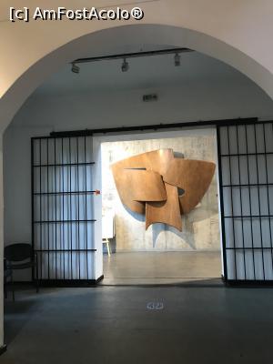 [P39] „Înviere”, opera sculptorului Camilian Demetrescu, expusă la intrarea în muzeu » foto by krisstinna
 - 
<span class="allrVoted glyphicon glyphicon-heart hidden" id="av1202699"></span>
<a class="m-l-10 hidden" id="sv1202699" onclick="voting_Foto_DelVot(,1202699,5366)" role="button">șterge vot <span class="glyphicon glyphicon-remove"></span></a>
<a id="v91202699" class=" c-red"  onclick="voting_Foto_SetVot(1202699)" role="button"><span class="glyphicon glyphicon-heart-empty"></span> <b>LIKE</b> = Votează poza</a> <img class="hidden"  id="f1202699W9" src="/imagini/loader.gif" border="0" /><span class="AjErrMes hidden" id="e1202699ErM"></span>