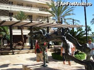 [P05] Marbella și Puerto Banus - sculptură după Dali » foto by nicole33
 - 
<span class="allrVoted glyphicon glyphicon-heart hidden" id="av465087"></span>
<a class="m-l-10 hidden" id="sv465087" onclick="voting_Foto_DelVot(,465087,5391)" role="button">șterge vot <span class="glyphicon glyphicon-remove"></span></a>
<a id="v9465087" class=" c-red"  onclick="voting_Foto_SetVot(465087)" role="button"><span class="glyphicon glyphicon-heart-empty"></span> <b>LIKE</b> = Votează poza</a> <img class="hidden"  id="f465087W9" src="/imagini/loader.gif" border="0" /><span class="AjErrMes hidden" id="e465087ErM"></span>