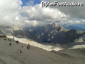 [P21] Zugspitzplatt la 2690m » foto by spiros
 - 
<span class="allrVoted glyphicon glyphicon-heart hidden" id="av679676"></span>
<a class="m-l-10 hidden" id="sv679676" onclick="voting_Foto_DelVot(,679676,5408)" role="button">șterge vot <span class="glyphicon glyphicon-remove"></span></a>
<a id="v9679676" class=" c-red"  onclick="voting_Foto_SetVot(679676)" role="button"><span class="glyphicon glyphicon-heart-empty"></span> <b>LIKE</b> = Votează poza</a> <img class="hidden"  id="f679676W9" src="/imagini/loader.gif" border="0" /><span class="AjErrMes hidden" id="e679676ErM"></span>