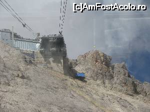 [P39] virful Zugspitze 2962m. 
Se observa coada celor care doresc sa ajung la propriu pe virf.  » foto by spiros
 - 
<span class="allrVoted glyphicon glyphicon-heart hidden" id="av679710"></span>
<a class="m-l-10 hidden" id="sv679710" onclick="voting_Foto_DelVot(,679710,5408)" role="button">șterge vot <span class="glyphicon glyphicon-remove"></span></a>
<a id="v9679710" class=" c-red"  onclick="voting_Foto_SetVot(679710)" role="button"><span class="glyphicon glyphicon-heart-empty"></span> <b>LIKE</b> = Votează poza</a> <img class="hidden"  id="f679710W9" src="/imagini/loader.gif" border="0" /><span class="AjErrMes hidden" id="e679710ErM"></span>