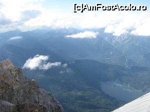 [P55] Vedere de pe Zugspitze » foto by spiros
 - 
<span class="allrVoted glyphicon glyphicon-heart hidden" id="av679741"></span>
<a class="m-l-10 hidden" id="sv679741" onclick="voting_Foto_DelVot(,679741,5408)" role="button">șterge vot <span class="glyphicon glyphicon-remove"></span></a>
<a id="v9679741" class=" c-red"  onclick="voting_Foto_SetVot(679741)" role="button"><span class="glyphicon glyphicon-heart-empty"></span> <b>LIKE</b> = Votează poza</a> <img class="hidden"  id="f679741W9" src="/imagini/loader.gif" border="0" /><span class="AjErrMes hidden" id="e679741ErM"></span>