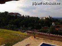 [P02] Sevastokrator - poza de la balconul restaurantului; in stinga se vede iesirea catre biserica Sf. Nicolai, precum si intrarea bisericii.  » foto by F2A1C
 - 
<span class="allrVoted glyphicon glyphicon-heart hidden" id="av466833"></span>
<a class="m-l-10 hidden" id="sv466833" onclick="voting_Foto_DelVot(,466833,5417)" role="button">șterge vot <span class="glyphicon glyphicon-remove"></span></a>
<a id="v9466833" class=" c-red"  onclick="voting_Foto_SetVot(466833)" role="button"><span class="glyphicon glyphicon-heart-empty"></span> <b>LIKE</b> = Votează poza</a> <img class="hidden"  id="f466833W9" src="/imagini/loader.gif" border="0" /><span class="AjErrMes hidden" id="e466833ErM"></span>