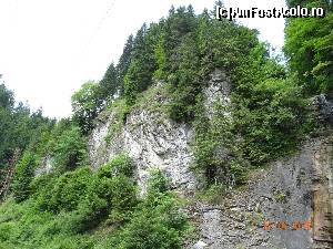 [P37] Cheile Latoritei - Spectaculoase si putin cunoscute. Si un stei de stanca ce strajuieste cascada.  » foto by vega06
 - 
<span class="allrVoted glyphicon glyphicon-heart hidden" id="av628591"></span>
<a class="m-l-10 hidden" id="sv628591" onclick="voting_Foto_DelVot(,628591,5423)" role="button">șterge vot <span class="glyphicon glyphicon-remove"></span></a>
<a id="v9628591" class=" c-red"  onclick="voting_Foto_SetVot(628591)" role="button"><span class="glyphicon glyphicon-heart-empty"></span> <b>LIKE</b> = Votează poza</a> <img class="hidden"  id="f628591W9" src="/imagini/loader.gif" border="0" /><span class="AjErrMes hidden" id="e628591ErM"></span>