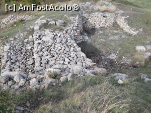 [P06] Cetatea de la Gruiu Dării - zidul de piatră de la intrare. » foto by Floryn81
 - 
<span class="allrVoted glyphicon glyphicon-heart hidden" id="av1199053"></span>
<a class="m-l-10 hidden" id="sv1199053" onclick="voting_Foto_DelVot(,1199053,5439)" role="button">șterge vot <span class="glyphicon glyphicon-remove"></span></a>
<a id="v91199053" class=" c-red"  onclick="voting_Foto_SetVot(1199053)" role="button"><span class="glyphicon glyphicon-heart-empty"></span> <b>LIKE</b> = Votează poza</a> <img class="hidden"  id="f1199053W9" src="/imagini/loader.gif" border="0" /><span class="AjErrMes hidden" id="e1199053ErM"></span>