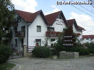 [P01] Am început plimbarea cu o pauză pentru cafea la Complexul turistic Măgura. Locația este amplasată la marginea DN 10, foarte aproape de intrarea pe DJ 203 G, drumul spre Mănăstirea Ciolanu și Schitul Cetățuia.  » foto by Floryn81
 - 
<span class="allrVoted glyphicon glyphicon-heart hidden" id="av603444"></span>
<a class="m-l-10 hidden" id="sv603444" onclick="voting_Foto_DelVot(,603444,5439)" role="button">șterge vot <span class="glyphicon glyphicon-remove"></span></a>
<a id="v9603444" class=" c-red"  onclick="voting_Foto_SetVot(603444)" role="button"><span class="glyphicon glyphicon-heart-empty"></span> <b>LIKE</b> = Votează poza</a> <img class="hidden"  id="f603444W9" src="/imagini/loader.gif" border="0" /><span class="AjErrMes hidden" id="e603444ErM"></span>