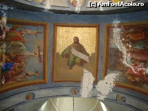 [P33] Schitul Cetățuia - Interiorul bisericii cu hramul ”Schimbarea la față”. Alte picturi care se luptă cu efectele trecerii timpului.  » foto by Floryn81
 - 
<span class="allrVoted glyphicon glyphicon-heart hidden" id="av603484"></span>
<a class="m-l-10 hidden" id="sv603484" onclick="voting_Foto_DelVot(,603484,5439)" role="button">șterge vot <span class="glyphicon glyphicon-remove"></span></a>
<a id="v9603484" class=" c-red"  onclick="voting_Foto_SetVot(603484)" role="button"><span class="glyphicon glyphicon-heart-empty"></span> <b>LIKE</b> = Votează poza</a> <img class="hidden"  id="f603484W9" src="/imagini/loader.gif" border="0" /><span class="AjErrMes hidden" id="e603484ErM"></span>
