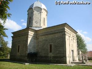 [P34] Schitul Cetățuia - Biserica având hramul ”Schimbarea la față” văzută din alt unghi. Se observă zidurile masive din piatră care dau un aer misterios obiectivului. Mai departe vom vizita paraclisul lăcașului de cult.  » foto by Floryn81
 - 
<span class="allrVoted glyphicon glyphicon-heart hidden" id="av603485"></span>
<a class="m-l-10 hidden" id="sv603485" onclick="voting_Foto_DelVot(,603485,5439)" role="button">șterge vot <span class="glyphicon glyphicon-remove"></span></a>
<a id="v9603485" class=" c-red"  onclick="voting_Foto_SetVot(603485)" role="button"><span class="glyphicon glyphicon-heart-empty"></span> <b>LIKE</b> = Votează poza</a> <img class="hidden"  id="f603485W9" src="/imagini/loader.gif" border="0" /><span class="AjErrMes hidden" id="e603485ErM"></span>