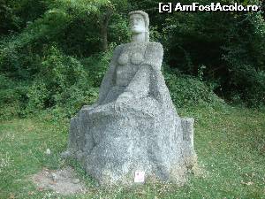 [P49] Tabăra de sculptură Măgura - Lucrarea ”Țărancă”, realizată de artistul Gheorghe Coman în anul 1977 (Ediția a VIII-a).  » foto by Floryn81
 - 
<span class="allrVoted glyphicon glyphicon-heart hidden" id="av603500"></span>
<a class="m-l-10 hidden" id="sv603500" onclick="voting_Foto_DelVot(,603500,5439)" role="button">șterge vot <span class="glyphicon glyphicon-remove"></span></a>
<a id="v9603500" class=" c-red"  onclick="voting_Foto_SetVot(603500)" role="button"><span class="glyphicon glyphicon-heart-empty"></span> <b>LIKE</b> = Votează poza</a> <img class="hidden"  id="f603500W9" src="/imagini/loader.gif" border="0" /><span class="AjErrMes hidden" id="e603500ErM"></span>