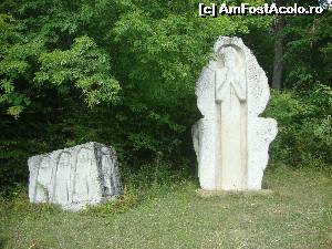 [P62] Tabăra de sculptură Măgura - Lucrarea ”Jertfa Brâncoveanului”, realizată de artistul Gheorghe Coman în anul 1974 (Ediția a V-a).  » foto by Floryn81
 - 
<span class="allrVoted glyphicon glyphicon-heart hidden" id="av603513"></span>
<a class="m-l-10 hidden" id="sv603513" onclick="voting_Foto_DelVot(,603513,5439)" role="button">șterge vot <span class="glyphicon glyphicon-remove"></span></a>
<a id="v9603513" class=" c-red"  onclick="voting_Foto_SetVot(603513)" role="button"><span class="glyphicon glyphicon-heart-empty"></span> <b>LIKE</b> = Votează poza</a> <img class="hidden"  id="f603513W9" src="/imagini/loader.gif" border="0" /><span class="AjErrMes hidden" id="e603513ErM"></span>
