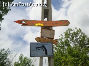 [P23] Indicatoare aflate în satul Plaiul Nucului către lacul Mocearu. » foto by Floryn81
 - 
<span class="allrVoted glyphicon glyphicon-heart hidden" id="av1170096"></span>
<a class="m-l-10 hidden" id="sv1170096" onclick="voting_Foto_DelVot(,1170096,5439)" role="button">șterge vot <span class="glyphicon glyphicon-remove"></span></a>
<a id="v91170096" class=" c-red"  onclick="voting_Foto_SetVot(1170096)" role="button"><span class="glyphicon glyphicon-heart-empty"></span> <b>LIKE</b> = Votează poza</a> <img class="hidden"  id="f1170096W9" src="/imagini/loader.gif" border="0" /><span class="AjErrMes hidden" id="e1170096ErM"></span>