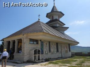[P17] Naeni - Biserica dintr-o Piatra. » foto by iulianic
 - 
<span class="allrVoted glyphicon glyphicon-heart hidden" id="av1305984"></span>
<a class="m-l-10 hidden" id="sv1305984" onclick="voting_Foto_DelVot(,1305984,5439)" role="button">șterge vot <span class="glyphicon glyphicon-remove"></span></a>
<a id="v91305984" class=" c-red"  onclick="voting_Foto_SetVot(1305984)" role="button"><span class="glyphicon glyphicon-heart-empty"></span> <b>LIKE</b> = Votează poza</a> <img class="hidden"  id="f1305984W9" src="/imagini/loader.gif" border="0" /><span class="AjErrMes hidden" id="e1305984ErM"></span>