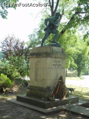 [P28] Sarata Monteoru - Monumentul Eroilor. » foto by iulianic
 - 
<span class="allrVoted glyphicon glyphicon-heart hidden" id="av1305995"></span>
<a class="m-l-10 hidden" id="sv1305995" onclick="voting_Foto_DelVot(,1305995,5439)" role="button">șterge vot <span class="glyphicon glyphicon-remove"></span></a>
<a id="v91305995" class=" c-red"  onclick="voting_Foto_SetVot(1305995)" role="button"><span class="glyphicon glyphicon-heart-empty"></span> <b>LIKE</b> = Votează poza</a> <img class="hidden"  id="f1305995W9" src="/imagini/loader.gif" border="0" /><span class="AjErrMes hidden" id="e1305995ErM"></span>