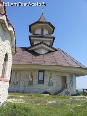 [P19] Naeni - Biserica "Dintr-o Piatra". Pictura exterioara. » foto by iulianic
 - 
<span class="allrVoted glyphicon glyphicon-heart hidden" id="av1306714"></span>
<a class="m-l-10 hidden" id="sv1306714" onclick="voting_Foto_DelVot(,1306714,5439)" role="button">șterge vot <span class="glyphicon glyphicon-remove"></span></a>
<a id="v91306714" class=" c-red"  onclick="voting_Foto_SetVot(1306714)" role="button"><span class="glyphicon glyphicon-heart-empty"></span> <b>LIKE</b> = Votează poza</a> <img class="hidden"  id="f1306714W9" src="/imagini/loader.gif" border="0" /><span class="AjErrMes hidden" id="e1306714ErM"></span>