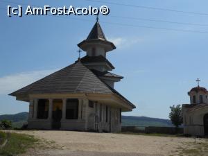 [P22] Naeni - Biserica "Dintr-o Piatra". » foto by iulianic
 - 
<span class="allrVoted glyphicon glyphicon-heart hidden" id="av1306717"></span>
<a class="m-l-10 hidden" id="sv1306717" onclick="voting_Foto_DelVot(,1306717,5439)" role="button">șterge vot <span class="glyphicon glyphicon-remove"></span></a>
<a id="v91306717" class=" c-red"  onclick="voting_Foto_SetVot(1306717)" role="button"><span class="glyphicon glyphicon-heart-empty"></span> <b>LIKE</b> = Votează poza</a> <img class="hidden"  id="f1306717W9" src="/imagini/loader.gif" border="0" /><span class="AjErrMes hidden" id="e1306717ErM"></span>