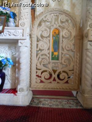 [P09] Naeni - Biserica "Dintr-o Piatra". Catapeteasma cu usile imparatesti sculptate in piatra. » foto by iulianic
 - 
<span class="allrVoted glyphicon glyphicon-heart hidden" id="av1306704"></span>
<a class="m-l-10 hidden" id="sv1306704" onclick="voting_Foto_DelVot(,1306704,5439)" role="button">șterge vot <span class="glyphicon glyphicon-remove"></span></a>
<a id="v91306704" class=" c-red"  onclick="voting_Foto_SetVot(1306704)" role="button"><span class="glyphicon glyphicon-heart-empty"></span> <b>LIKE</b> = Votează poza</a> <img class="hidden"  id="f1306704W9" src="/imagini/loader.gif" border="0" /><span class="AjErrMes hidden" id="e1306704ErM"></span>