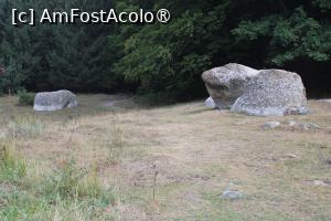 [P32] O poiană cu stânci pe drumul ce duce la Bisericuța lui Iosif, de aici intrăm în pădure, se vede poteca... » foto by mprofeanu
 - 
<span class="allrVoted glyphicon glyphicon-heart hidden" id="av1409681"></span>
<a class="m-l-10 hidden" id="sv1409681" onclick="voting_Foto_DelVot(,1409681,5439)" role="button">șterge vot <span class="glyphicon glyphicon-remove"></span></a>
<a id="v91409681" class=" c-red"  onclick="voting_Foto_SetVot(1409681)" role="button"><span class="glyphicon glyphicon-heart-empty"></span> <b>LIKE</b> = Votează poza</a> <img class="hidden"  id="f1409681W9" src="/imagini/loader.gif" border="0" /><span class="AjErrMes hidden" id="e1409681ErM"></span>
