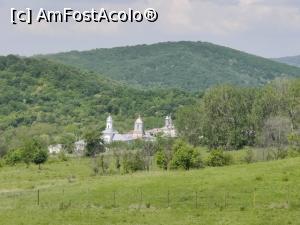 [P18] Mănăstirile Rătești văzute de la Belvedere Berca (zoom) » foto by crismis
 - 
<span class="allrVoted glyphicon glyphicon-heart hidden" id="av1386629"></span>
<a class="m-l-10 hidden" id="sv1386629" onclick="voting_Foto_DelVot(,1386629,5439)" role="button">șterge vot <span class="glyphicon glyphicon-remove"></span></a>
<a id="v91386629" class=" c-red"  onclick="voting_Foto_SetVot(1386629)" role="button"><span class="glyphicon glyphicon-heart-empty"></span> <b>LIKE</b> = Votează poza</a> <img class="hidden"  id="f1386629W9" src="/imagini/loader.gif" border="0" /><span class="AjErrMes hidden" id="e1386629ErM"></span>