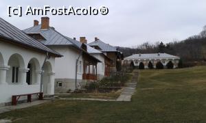 [P14] Mănăstirea Ciolanu - curtea cu chilii » foto by Aurici
 - 
<span class="allrVoted glyphicon glyphicon-heart hidden" id="av709980"></span>
<a class="m-l-10 hidden" id="sv709980" onclick="voting_Foto_DelVot(,709980,5439)" role="button">șterge vot <span class="glyphicon glyphicon-remove"></span></a>
<a id="v9709980" class=" c-red"  onclick="voting_Foto_SetVot(709980)" role="button"><span class="glyphicon glyphicon-heart-empty"></span> <b>LIKE</b> = Votează poza</a> <img class="hidden"  id="f709980W9" src="/imagini/loader.gif" border="0" /><span class="AjErrMes hidden" id="e709980ErM"></span>