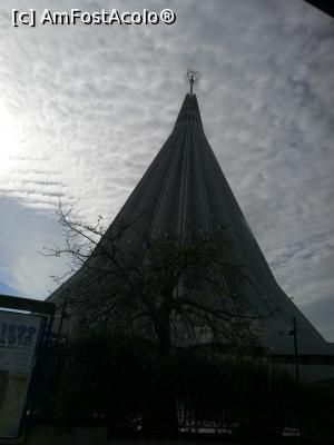 [P02] Turla futuristă a Santuario Madonna delle Lacrime (văzută din autobuz)  » foto by crismis
 - 
<span class="allrVoted glyphicon glyphicon-heart hidden" id="av1050856"></span>
<a class="m-l-10 hidden" id="sv1050856" onclick="voting_Foto_DelVot(,1050856,5466)" role="button">șterge vot <span class="glyphicon glyphicon-remove"></span></a>
<a id="v91050856" class=" c-red"  onclick="voting_Foto_SetVot(1050856)" role="button"><span class="glyphicon glyphicon-heart-empty"></span> <b>LIKE</b> = Votează poza</a> <img class="hidden"  id="f1050856W9" src="/imagini/loader.gif" border="0" /><span class="AjErrMes hidden" id="e1050856ErM"></span>