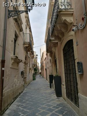 [P37] Ortigia medievală » foto by crismis
 - 
<span class="allrVoted glyphicon glyphicon-heart hidden" id="av1050891"></span>
<a class="m-l-10 hidden" id="sv1050891" onclick="voting_Foto_DelVot(,1050891,5466)" role="button">șterge vot <span class="glyphicon glyphicon-remove"></span></a>
<a id="v91050891" class=" c-red"  onclick="voting_Foto_SetVot(1050891)" role="button"><span class="glyphicon glyphicon-heart-empty"></span> <b>LIKE</b> = Votează poza</a> <img class="hidden"  id="f1050891W9" src="/imagini/loader.gif" border="0" /><span class="AjErrMes hidden" id="e1050891ErM"></span>