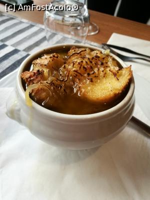 [P39] Bistro Notre Dame; supă de ceapă » foto by crismis
 - 
<span class="allrVoted glyphicon glyphicon-heart hidden" id="av1050893"></span>
<a class="m-l-10 hidden" id="sv1050893" onclick="voting_Foto_DelVot(,1050893,5466)" role="button">șterge vot <span class="glyphicon glyphicon-remove"></span></a>
<a id="v91050893" class=" c-red"  onclick="voting_Foto_SetVot(1050893)" role="button"><span class="glyphicon glyphicon-heart-empty"></span> <b>LIKE</b> = Votează poza</a> <img class="hidden"  id="f1050893W9" src="/imagini/loader.gif" border="0" /><span class="AjErrMes hidden" id="e1050893ErM"></span>