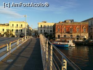 [P69] Vedere spre Ortigia de pe Ponte Santa Lucia » foto by crismis
 - 
<span class="allrVoted glyphicon glyphicon-heart hidden" id="av1050956"></span>
<a class="m-l-10 hidden" id="sv1050956" onclick="voting_Foto_DelVot(,1050956,5466)" role="button">șterge vot <span class="glyphicon glyphicon-remove"></span></a>
<a id="v91050956" class=" c-red"  onclick="voting_Foto_SetVot(1050956)" role="button"><span class="glyphicon glyphicon-heart-empty"></span> <b>LIKE</b> = Votează poza</a> <img class="hidden"  id="f1050956W9" src="/imagini/loader.gif" border="0" /><span class="AjErrMes hidden" id="e1050956ErM"></span>