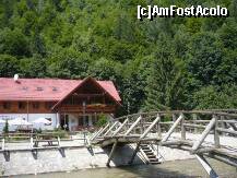 [P04] Cabana Plaiul Foii si  podul din fata sa. Abia ne taram pe aici in fiecare seara. » foto by amota
 - 
<span class="allrVoted glyphicon glyphicon-heart hidden" id="av174806"></span>
<a class="m-l-10 hidden" id="sv174806" onclick="voting_Foto_DelVot(,174806,5474)" role="button">șterge vot <span class="glyphicon glyphicon-remove"></span></a>
<a id="v9174806" class=" c-red"  onclick="voting_Foto_SetVot(174806)" role="button"><span class="glyphicon glyphicon-heart-empty"></span> <b>LIKE</b> = Votează poza</a> <img class="hidden"  id="f174806W9" src="/imagini/loader.gif" border="0" /><span class="AjErrMes hidden" id="e174806ErM"></span>