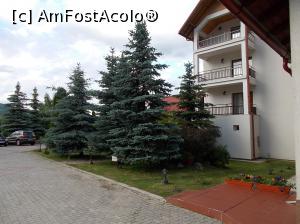 [P11] Casa Elena - aici se vede o parte din Vila E » foto by ANILU
 - 
<span class="allrVoted glyphicon glyphicon-heart hidden" id="av863027"></span>
<a class="m-l-10 hidden" id="sv863027" onclick="voting_Foto_DelVot(,863027,5479)" role="button">șterge vot <span class="glyphicon glyphicon-remove"></span></a>
<a id="v9863027" class=" c-red"  onclick="voting_Foto_SetVot(863027)" role="button"><span class="glyphicon glyphicon-heart-empty"></span> <b>LIKE</b> = Votează poza</a> <img class="hidden"  id="f863027W9" src="/imagini/loader.gif" border="0" /><span class="AjErrMes hidden" id="e863027ErM"></span>