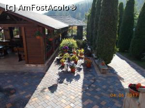 [P15] Casa Elena - decor în fața restaurantului » foto by ANILU
 - 
<span class="allrVoted glyphicon glyphicon-heart hidden" id="av863035"></span>
<a class="m-l-10 hidden" id="sv863035" onclick="voting_Foto_DelVot(,863035,5479)" role="button">șterge vot <span class="glyphicon glyphicon-remove"></span></a>
<a id="v9863035" class=" c-red"  onclick="voting_Foto_SetVot(863035)" role="button"><span class="glyphicon glyphicon-heart-empty"></span> <b>LIKE</b> = Votează poza</a> <img class="hidden"  id="f863035W9" src="/imagini/loader.gif" border="0" /><span class="AjErrMes hidden" id="e863035ErM"></span>