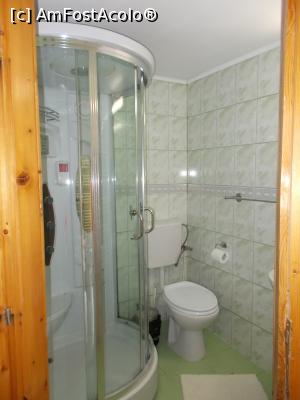 [P18] Casa Elena - baia, observați ce înghesuită este » foto by ANILU
 - 
<span class="allrVoted glyphicon glyphicon-heart hidden" id="av863043"></span>
<a class="m-l-10 hidden" id="sv863043" onclick="voting_Foto_DelVot(,863043,5479)" role="button">șterge vot <span class="glyphicon glyphicon-remove"></span></a>
<a id="v9863043" class=" c-red"  onclick="voting_Foto_SetVot(863043)" role="button"><span class="glyphicon glyphicon-heart-empty"></span> <b>LIKE</b> = Votează poza</a> <img class="hidden"  id="f863043W9" src="/imagini/loader.gif" border="0" /><span class="AjErrMes hidden" id="e863043ErM"></span>