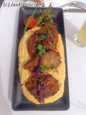 [P03] Pulpă de porc cu sos și mămăligă ca la mama acasă » foto by goldenfishy
 - 
<span class="allrVoted glyphicon glyphicon-heart hidden" id="av1477552"></span>
<a class="m-l-10 hidden" id="sv1477552" onclick="voting_Foto_DelVot(,1477552,5493)" role="button">șterge vot <span class="glyphicon glyphicon-remove"></span></a>
<a id="v91477552" class=" c-red"  onclick="voting_Foto_SetVot(1477552)" role="button"><span class="glyphicon glyphicon-heart-empty"></span> <b>LIKE</b> = Votează poza</a> <img class="hidden"  id="f1477552W9" src="/imagini/loader.gif" border="0" /><span class="AjErrMes hidden" id="e1477552ErM"></span>