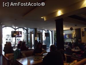 [P25] Spre uşa de la intrarea în restaurant » foto by irinad
 - 
<span class="allrVoted glyphicon glyphicon-heart hidden" id="av843742"></span>
<a class="m-l-10 hidden" id="sv843742" onclick="voting_Foto_DelVot(,843742,5493)" role="button">șterge vot <span class="glyphicon glyphicon-remove"></span></a>
<a id="v9843742" class=" c-red"  onclick="voting_Foto_SetVot(843742)" role="button"><span class="glyphicon glyphicon-heart-empty"></span> <b>LIKE</b> = Votează poza</a> <img class="hidden"  id="f843742W9" src="/imagini/loader.gif" border="0" /><span class="AjErrMes hidden" id="e843742ErM"></span>