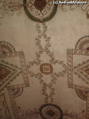 [P12] Pragheza_Gotica Pub Crawl - prin acest pasaj pictat iesiti din Jedova Chyse » foto by Pragheza_Gotica
 - 
<span class="allrVoted glyphicon glyphicon-heart hidden" id="av557392"></span>
<a class="m-l-10 hidden" id="sv557392" onclick="voting_Foto_DelVot(,557392,5497)" role="button">șterge vot <span class="glyphicon glyphicon-remove"></span></a>
<a id="v9557392" class=" c-red"  onclick="voting_Foto_SetVot(557392)" role="button"><span class="glyphicon glyphicon-heart-empty"></span> <b>LIKE</b> = Votează poza</a> <img class="hidden"  id="f557392W9" src="/imagini/loader.gif" border="0" /><span class="AjErrMes hidden" id="e557392ErM"></span>