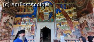 [P11] Țițești, Argeș, Mănăstirea Valea Mănăstirii, Biserica Sf. Treime, Pridvorul pictat în anul 1797 și frumos restaurat » foto by mprofeanu
 - 
<span class="allrVoted glyphicon glyphicon-heart hidden" id="av1370928"></span>
<a class="m-l-10 hidden" id="sv1370928" onclick="voting_Foto_DelVot(,1370928,5499)" role="button">șterge vot <span class="glyphicon glyphicon-remove"></span></a>
<a id="v91370928" class=" c-red"  onclick="voting_Foto_SetVot(1370928)" role="button"><span class="glyphicon glyphicon-heart-empty"></span> <b>LIKE</b> = Votează poza</a> <img class="hidden"  id="f1370928W9" src="/imagini/loader.gif" border="0" /><span class="AjErrMes hidden" id="e1370928ErM"></span>
