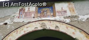 [P06] Țițești, Argeș, Mănăstirea Valea Mănăstirii, Clopotnița, pictură pe partea dinspre Biserica Sf. Treime » foto by mprofeanu
 - 
<span class="allrVoted glyphicon glyphicon-heart hidden" id="av1370923"></span>
<a class="m-l-10 hidden" id="sv1370923" onclick="voting_Foto_DelVot(,1370923,5499)" role="button">șterge vot <span class="glyphicon glyphicon-remove"></span></a>
<a id="v91370923" class=" c-red"  onclick="voting_Foto_SetVot(1370923)" role="button"><span class="glyphicon glyphicon-heart-empty"></span> <b>LIKE</b> = Votează poza</a> <img class="hidden"  id="f1370923W9" src="/imagini/loader.gif" border="0" /><span class="AjErrMes hidden" id="e1370923ErM"></span>
