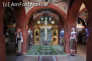 [P25] Corbeni, Mănăstirea Antonești, Corpul de Chilii, Paraclisul Sfântului Iov, Expoziția de Costume Naționale interesantă » foto by mprofeanu
 - 
<span class="allrVoted glyphicon glyphicon-heart hidden" id="av1127474"></span>
<a class="m-l-10 hidden" id="sv1127474" onclick="voting_Foto_DelVot(,1127474,5499)" role="button">șterge vot <span class="glyphicon glyphicon-remove"></span></a>
<a id="v91127474" class=" c-red"  onclick="voting_Foto_SetVot(1127474)" role="button"><span class="glyphicon glyphicon-heart-empty"></span> <b>LIKE</b> = Votează poza</a> <img class="hidden"  id="f1127474W9" src="/imagini/loader.gif" border="0" /><span class="AjErrMes hidden" id="e1127474ErM"></span>