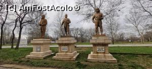 [P11] Statuetele de langa stadion, cu luptatori celebri » foto by ⭐ValentinB_88⭐
 - 
<span class="allrVoted glyphicon glyphicon-heart hidden" id="av1352686"></span>
<a class="m-l-10 hidden" id="sv1352686" onclick="voting_Foto_DelVot(,1352686,5501)" role="button">șterge vot <span class="glyphicon glyphicon-remove"></span></a>
<a id="v91352686" class=" c-red"  onclick="voting_Foto_SetVot(1352686)" role="button"><span class="glyphicon glyphicon-heart-empty"></span> <b>LIKE</b> = Votează poza</a> <img class="hidden"  id="f1352686W9" src="/imagini/loader.gif" border="0" /><span class="AjErrMes hidden" id="e1352686ErM"></span>