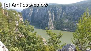 [P05] panorama asupra Cazanelor Dunarii de pe Ciucarul Mare » foto by raducondurache
 - 
<span class="allrVoted glyphicon glyphicon-heart hidden" id="av775752"></span>
<a class="m-l-10 hidden" id="sv775752" onclick="voting_Foto_DelVot(,775752,5504)" role="button">șterge vot <span class="glyphicon glyphicon-remove"></span></a>
<a id="v9775752" class=" c-red"  onclick="voting_Foto_SetVot(775752)" role="button"><span class="glyphicon glyphicon-heart-empty"></span> <b>LIKE</b> = Votează poza</a> <img class="hidden"  id="f775752W9" src="/imagini/loader.gif" border="0" /><span class="AjErrMes hidden" id="e775752ErM"></span>