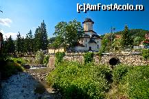 [P47] Biserica Parohiala Izvorul Tamaduirii 
Noua bisericã are hramurile “Izvorul Tãmãduirii” si “Adormirea Maicii Domnului”. Constructia ei realizându-se sub supravegherea preotului Grosenoiu Emilian, paroh al Parohiei Bãile Olãnesti, Biserica lui Horea si Biserica “Comanca” – a început în 1993 si se terminã în 2003. Pictori: Nichita Ion si Ipate Sorin. Iconar: Ghitã Marin din Bãile Olãnesti. » foto by adybyt
 - 
<span class="allrVoted glyphicon glyphicon-heart hidden" id="av299673"></span>
<a class="m-l-10 hidden" id="sv299673" onclick="voting_Foto_DelVot(,299673,5504)" role="button">șterge vot <span class="glyphicon glyphicon-remove"></span></a>
<a id="v9299673" class=" c-red"  onclick="voting_Foto_SetVot(299673)" role="button"><span class="glyphicon glyphicon-heart-empty"></span> <b>LIKE</b> = Votează poza</a> <img class="hidden"  id="f299673W9" src="/imagini/loader.gif" border="0" /><span class="AjErrMes hidden" id="e299673ErM"></span>