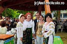 [P50] In parcul central din Baile Olanesti se serbeaza in fiecare an Zilele Olăneştiului in perioada 16 - 18 iulie unde sute de turişti şi localnici au urmărit  un concert de muzică populară. » foto by adybyt
 - 
<span class="allrVoted glyphicon glyphicon-heart hidden" id="av299800"></span>
<a class="m-l-10 hidden" id="sv299800" onclick="voting_Foto_DelVot(,299800,5504)" role="button">șterge vot <span class="glyphicon glyphicon-remove"></span></a>
<a id="v9299800" class=" c-red"  onclick="voting_Foto_SetVot(299800)" role="button"><span class="glyphicon glyphicon-heart-empty"></span> <b>LIKE</b> = Votează poza</a> <img class="hidden"  id="f299800W9" src="/imagini/loader.gif" border="0" /><span class="AjErrMes hidden" id="e299800ErM"></span>
