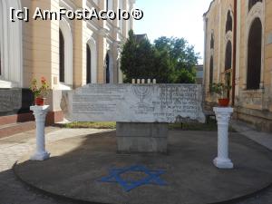 [P20] Satu Mare - Templul Mare, monumentul holocaustului. » foto by iulianic
 - 
<span class="allrVoted glyphicon glyphicon-heart hidden" id="av1317115"></span>
<a class="m-l-10 hidden" id="sv1317115" onclick="voting_Foto_DelVot(,1317115,5504)" role="button">șterge vot <span class="glyphicon glyphicon-remove"></span></a>
<a id="v91317115" class=" c-red"  onclick="voting_Foto_SetVot(1317115)" role="button"><span class="glyphicon glyphicon-heart-empty"></span> <b>LIKE</b> = Votează poza</a> <img class="hidden"  id="f1317115W9" src="/imagini/loader.gif" border="0" /><span class="AjErrMes hidden" id="e1317115ErM"></span>