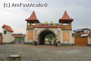 [P27] Brambura Parc și Casa Răsturnată » foto by mprofeanu
 - 
<span class="allrVoted glyphicon glyphicon-heart hidden" id="av1391346"></span>
<a class="m-l-10 hidden" id="sv1391346" onclick="voting_Foto_DelVot(,1391346,5504)" role="button">șterge vot <span class="glyphicon glyphicon-remove"></span></a>
<a id="v91391346" class=" c-red"  onclick="voting_Foto_SetVot(1391346)" role="button"><span class="glyphicon glyphicon-heart-empty"></span> <b>LIKE</b> = Votează poza</a> <img class="hidden"  id="f1391346W9" src="/imagini/loader.gif" border="0" /><span class="AjErrMes hidden" id="e1391346ErM"></span>