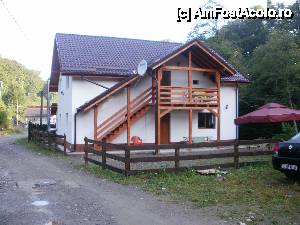 [P13] Transfagarasanul: viluta unde ne-am cazat prima noapte » foto by Nicu V
 - 
<span class="allrVoted glyphicon glyphicon-heart hidden" id="av396372"></span>
<a class="m-l-10 hidden" id="sv396372" onclick="voting_Foto_DelVot(,396372,5504)" role="button">șterge vot <span class="glyphicon glyphicon-remove"></span></a>
<a id="v9396372" class=" c-red"  onclick="voting_Foto_SetVot(396372)" role="button"><span class="glyphicon glyphicon-heart-empty"></span> <b>LIKE</b> = Votează poza</a> <img class="hidden"  id="f396372W9" src="/imagini/loader.gif" border="0" /><span class="AjErrMes hidden" id="e396372ErM"></span>